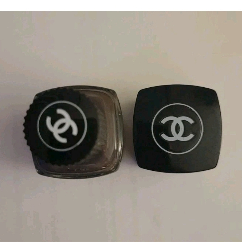 Chanel Le Vernis Nail Polish #570 Androgyne 0.4 oz RARE RETIRED Smoky Eggplant - Picture 4 of 6